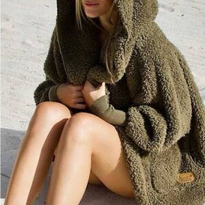 Green Teddy Nordic Beach New with tags